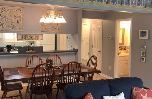 Sugar Beach House | *Beautiful Beach Getaway* 2 Bedroom/2.5 Bathroom Gulf Side Townhouse