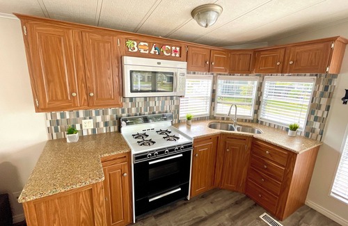 Sherkston Cottage | Beautiful Beach Home at Sherkston Shores Port Colborne