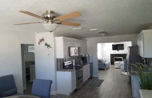 Ormond Beach Manors House | Beautiful Beach House π Few steps from the beach π£