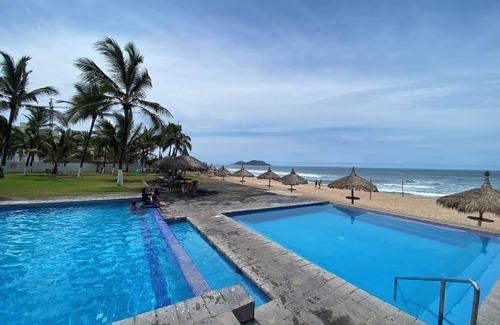 Cerritos House | Beautiful beach house with private pool in Cerritos Mazatlan for up to 12 people.