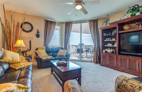 Biloxi Condo | Beautiful Beach location 3-bdrm/3 ba condo with extreme amenities in Biloxi MS