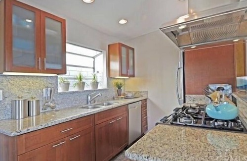 The Strand House | Beautiful Beach Home . Steps To The Beach And Town .5 Star Amenities