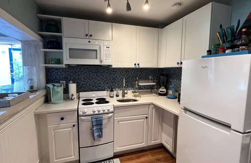 Palm Beach - West Palm Beach Cottage | Beautiful beach inspired cottage@Old Northwood 10min to PBI, beach, downtown WPB