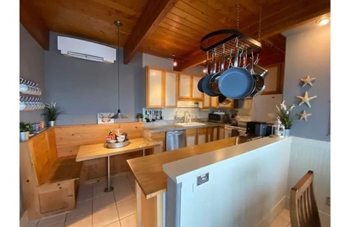 Camano Island House | Beautiful Beachfront Home on Camano Island