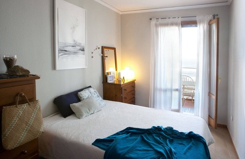 Sueca House | Beautiful Beachfront House in Valencia, Spain. Pool, Wifi, Terrace, SUP