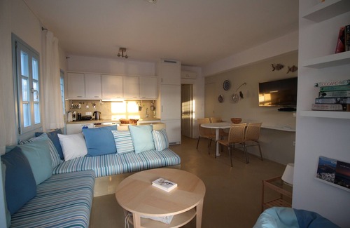 Ios House | Beautiful beachfront property