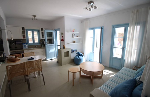 Ios House | Beautiful beachfront property