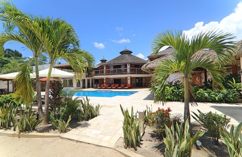 Negril Villa | Beautiful Beachfront Villa With Private Pool and Bar Fully Staffed