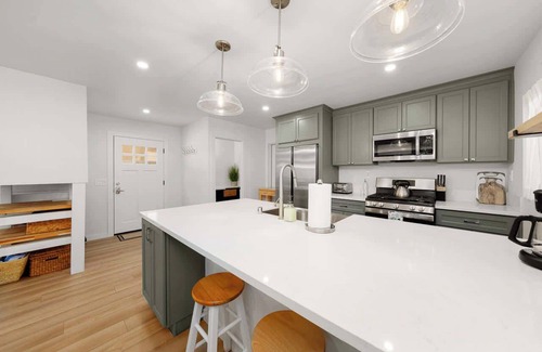Beach Barber Tract House | Beautiful Beachside Charm