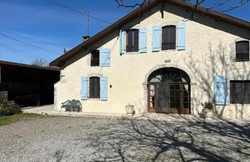 Auterrive House | Beautiful Big Home with Swimming Pool and Nature Grounds