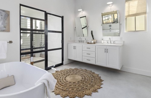 Arp House | Beautiful, brand new, lake front home with pool, 20 minutes from Tyler, Texas.
