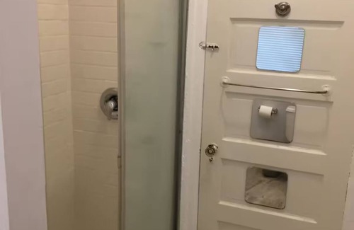 Rittenhouse Row Apartment | Beautiful bright four bedrooms in Rittenhouse Square above cafe