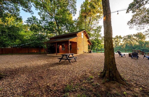 Broken Bow House | Beautiful Broken Bow Cabin with Private River Access