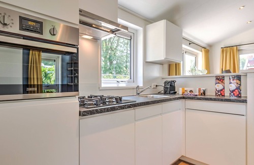 Kaatsheuvel House | Beautiful bungalow with jacuzzi in Kaatsheuvel