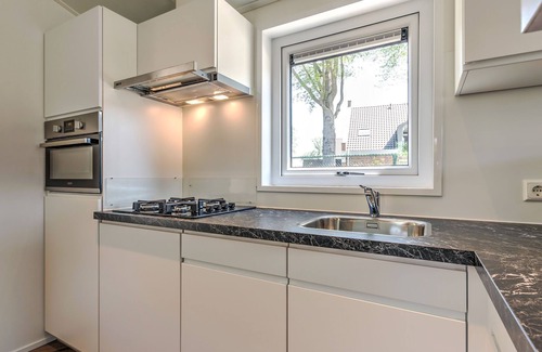 Kaatsheuvel House | Beautiful bungalow with jacuzzi in Kaatsheuvel