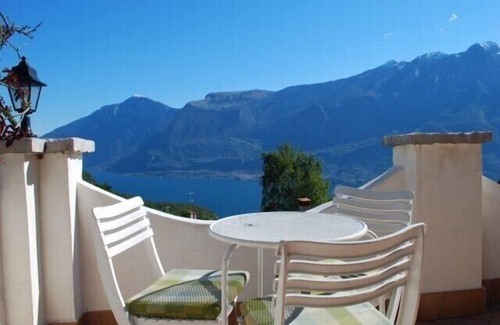 Gardola House | Beautiful bungalow with a stunning sea view and a large patio