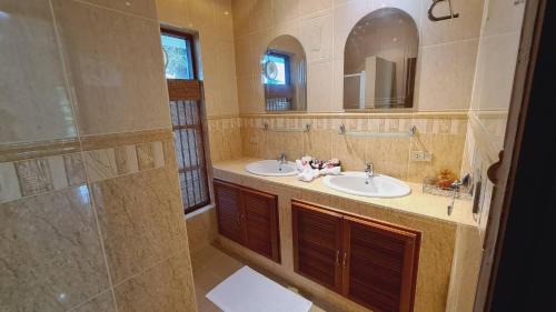 Cha-am House | Beautiful bungalow with shared outdoor pool and 2km from the beach