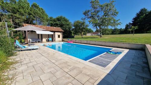 Saint-Meard-de-Gurcon House | Beautiful country house for 10 with swimming pool