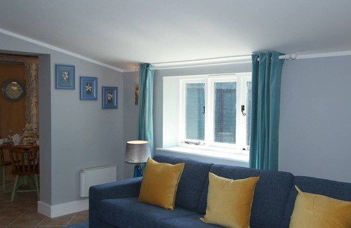 Wickhamford Cottage | Beautiful Cotswolds Cottage set in Large Gardens