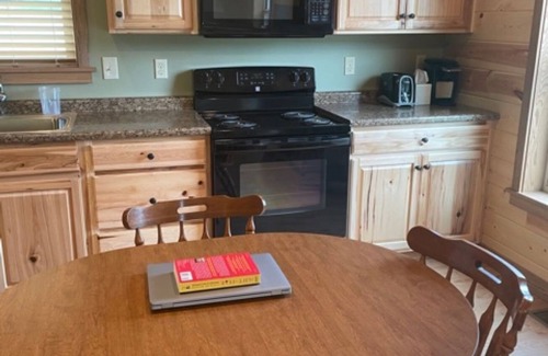 James Creek Cabin | Beautiful Cabin 1 Mile from the Boat Launch and Close to Many Others!