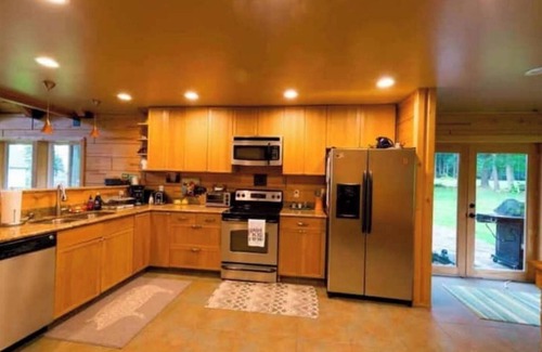 Everett Cabin | Beautiful Cabin on Hat Island in the Puget Sound