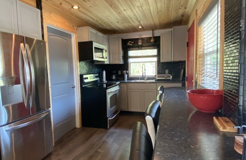 Royal Palms House | Beautiful Cabin Style Studio Surrounded By Nature