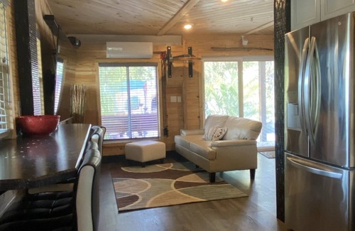 Royal Palms House | Beautiful Cabin Style Studio Surrounded By Nature