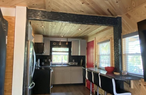 Royal Palms House | Beautiful Cabin Style Studio Surrounded By Nature