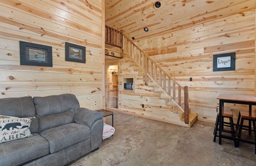 Golden Cabin | Beautiful cabins with a pool in a peaceful setting