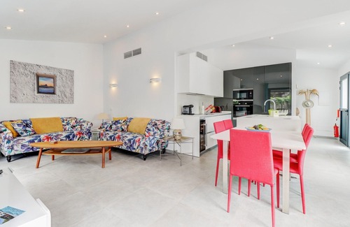 Puerto de Pollensa Villa | BEAUTIFUL CAN SINGALA VILLA, LARGE PRIVATE POOL, 100m TO THE PINE WALK/SEA