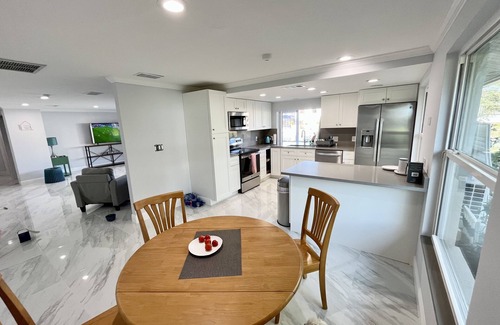 Connors House | Beautiful canal home in Vanderbilt Beach area ALL NEW