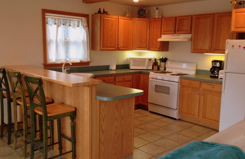 Ocracoke House | Beautiful Canalfront Cottage, Perfect for Couples!