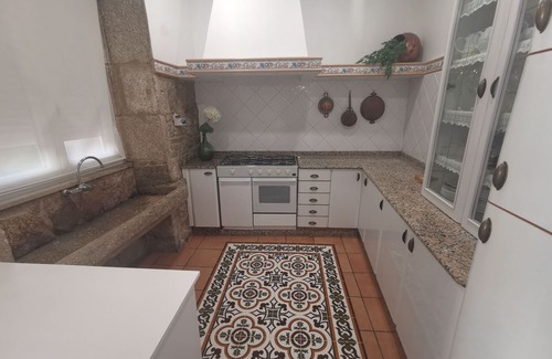 Vilagarcia de Arousa House | Beautiful centennial house recently restored in a privileged location.