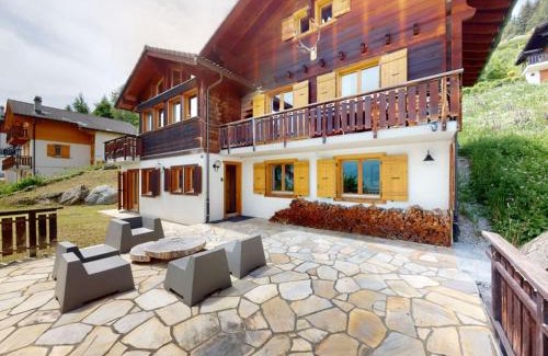 Granges Ski Chalet | Beautiful chalet in Le Bouveret with garden