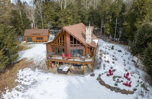 Jewett Ski Chalet | Beautiful Chalet, mins to Hunter/Windham slopes