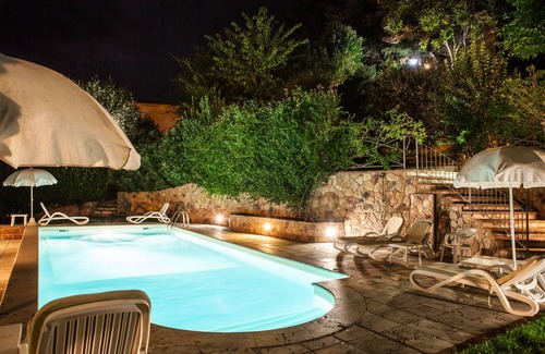 Sinalunga Apartment | Beautiful characteristic apartment with private garden, pool and parking