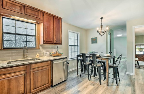 Clarkesville House | Beautiful Clarkesville Home ~ 8 Mi to Helen!
