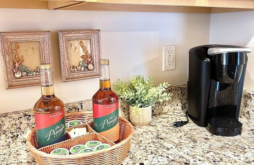 Sussex County Condo | Beautiful Condo Near Rehoboth Beach & Lewes, Community Pool!