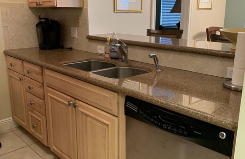 Stuart Condo | Beautiful condo, on the St. Lucie River. You can walk to downtown Stuart.