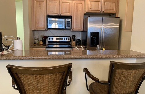Stuart Condo | Beautiful condo, on the St. Lucie River. You can walk to downtown Stuart.