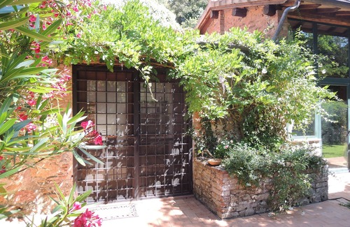 Porto Ercole House | Beautiful converted stone farmhouse set in a olive oil and wine producing estate
