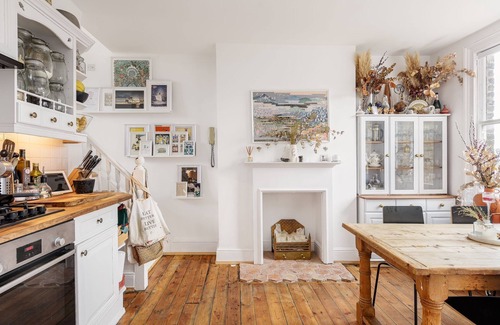 Ladywell Apartment | Beautiful cosy flat overlooking Hilly Fields park in Brockley & near to stations
