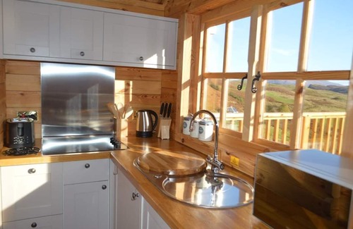 Breakish Cabin | Beautiful Cosy Log Cabin up on the hill