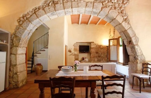 Subirats House | Beautiful Cottage in Wine Area