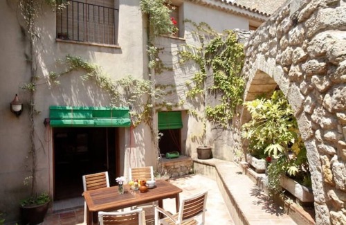 Subirats House | Beautiful Cottage in Wine Area