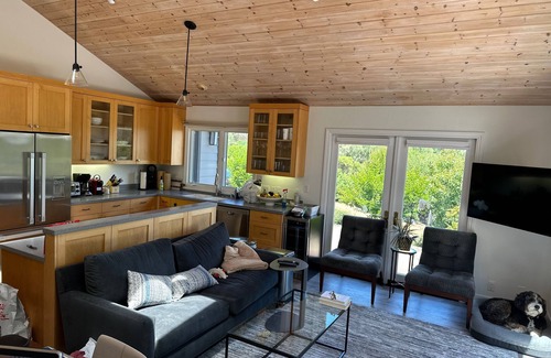 Los Altos Hills Cottage | Beautiful Cottage in the Heart Of Silicon Valley with Amazing Views!