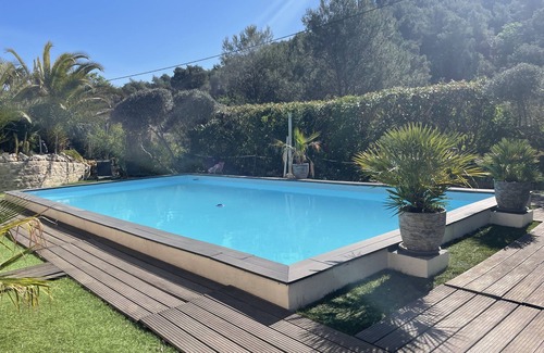 Roquevaire Apartment | Beautiful Cottage in the middle of the Garrigue