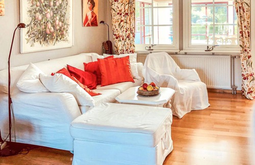 Simrishamn House | Beautiful cottage on child-friendly property in the cozy area Simrislund.
