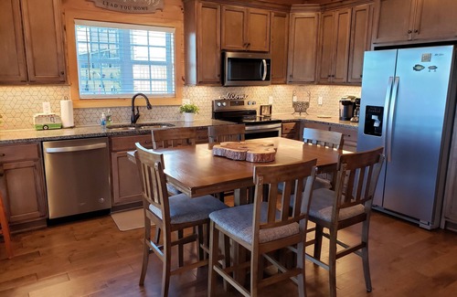 Scottsville Cottage | Beautiful cottage with AMAZING view of Barren River Lake!