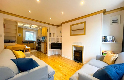 West Looe House | Beautiful Cottage with Sea Views Over Looe